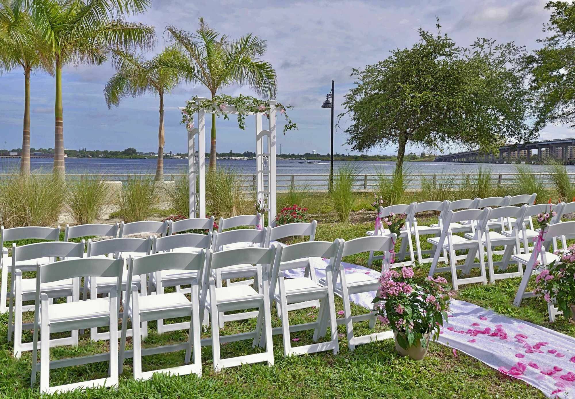 Courtyard By Marriott Bradenton Sarasota/Riverfront מראה חיצוני תמונה